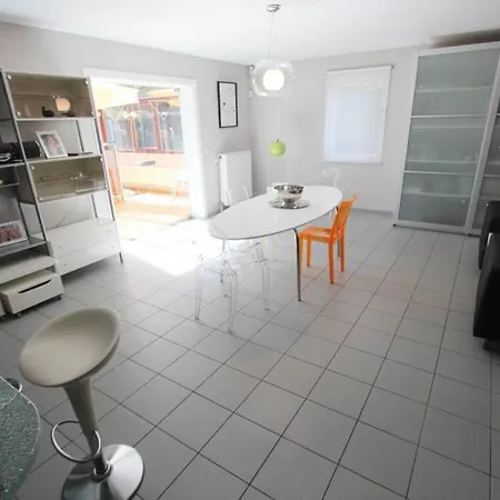 Maison 4 Facades Avec Jardin, Veranda Et Garage *