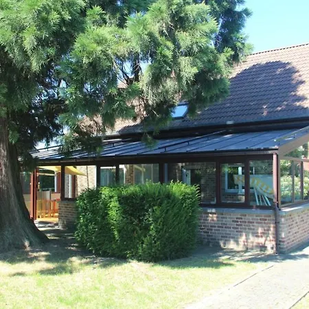 Maison 4 Facades Avec Jardin, Veranda Et Garage *